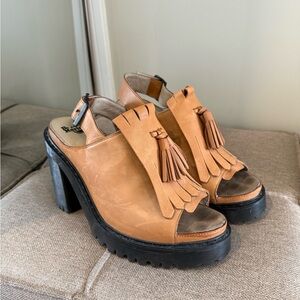 Dr. Martens Tan Fringe Tassel Platform Sandals ✨Great Condition✨ Sz 8